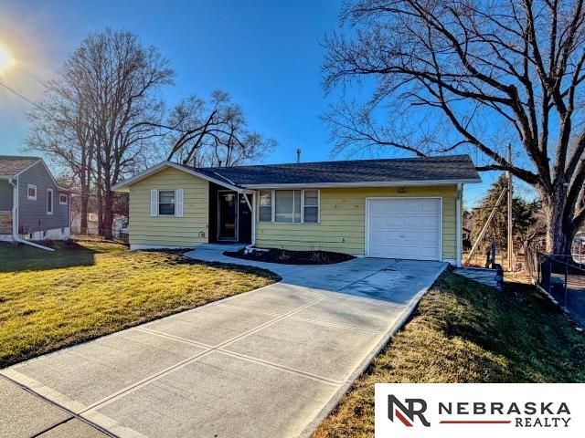 3410 S 48TH Avenue Circle, Omaha, NE 68106