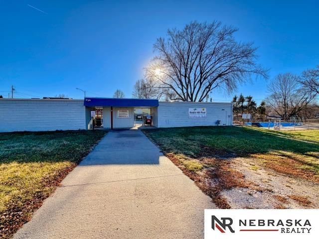 3410 S 48TH Avenue Circle, Omaha, NE 68106