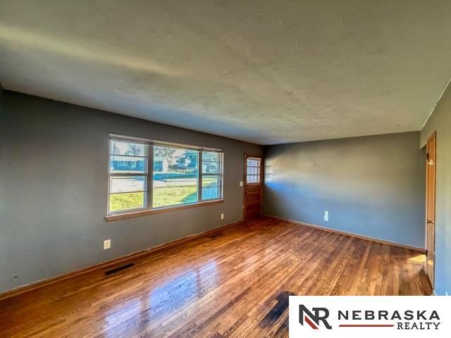 3410 S 48TH Avenue Circle, Omaha, NE 68106