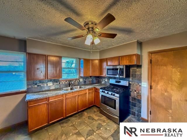 3410 S 48TH Avenue Circle, Omaha, NE 68106