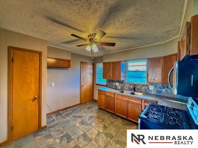 3410 S 48TH Avenue Circle, Omaha, NE 68106