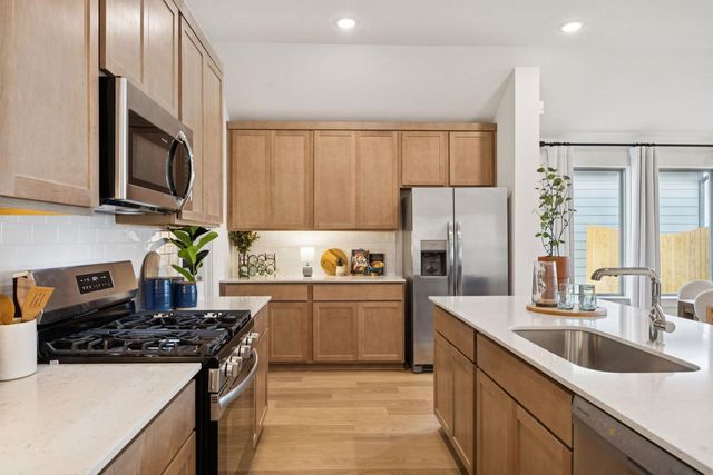 111 Mandeville DR, Hutto, TX 78634