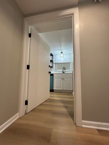 2902 W Diversey Avenue L, Chicago, IL 60647