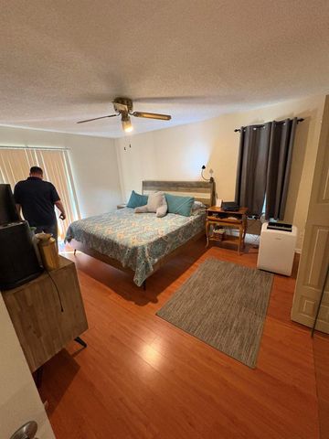 1011 SW 134th Avenue, Davie, FL 33325