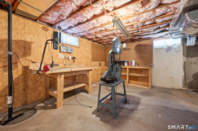 46 Piper Brook Avenue, Newington, CT 06111