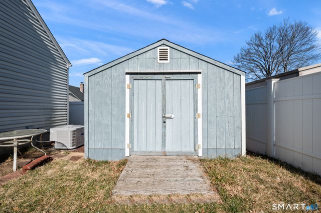 46 Piper Brook Avenue, Newington, CT 06111