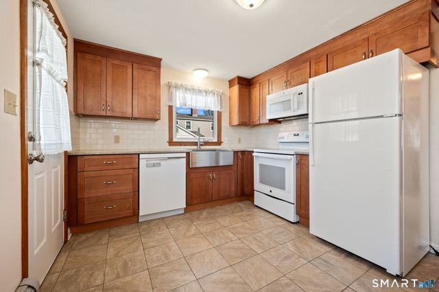 46 Piper Brook Avenue, Newington, CT 06111