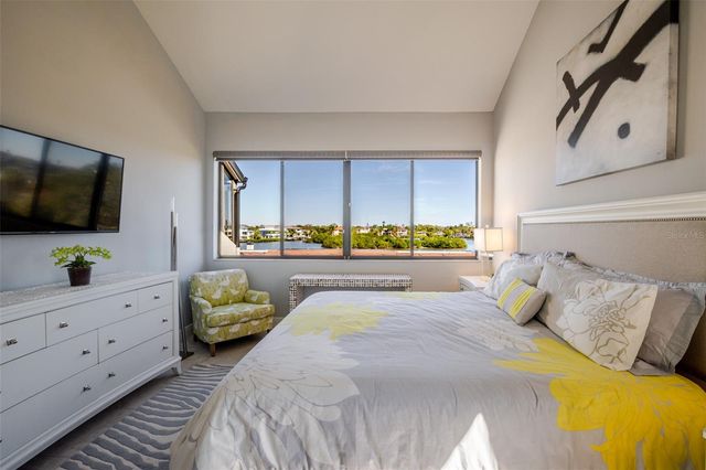 6285 MIDNIGHT PASS ROAD 307, Sarasota, FL 34242