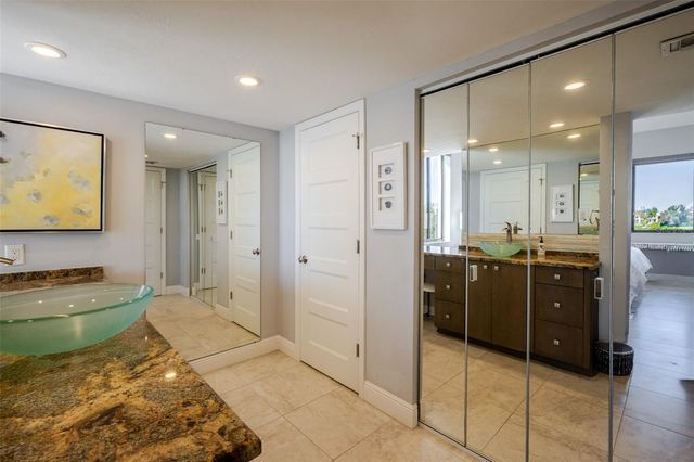 6285 MIDNIGHT PASS ROAD 307, Sarasota, FL 34242