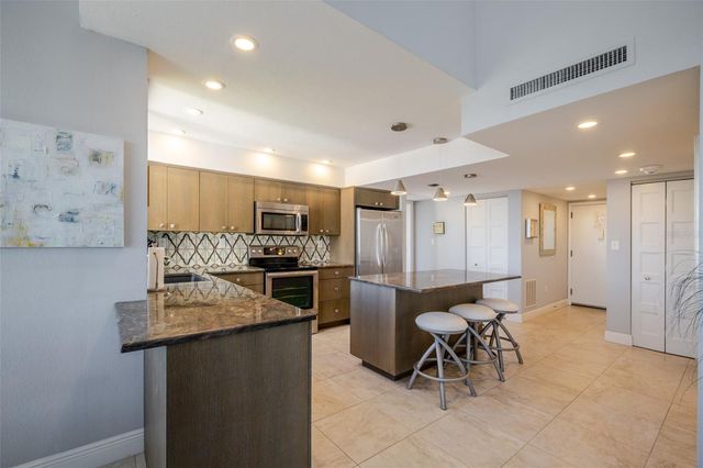 6285 MIDNIGHT PASS ROAD 307, Sarasota, FL 34242