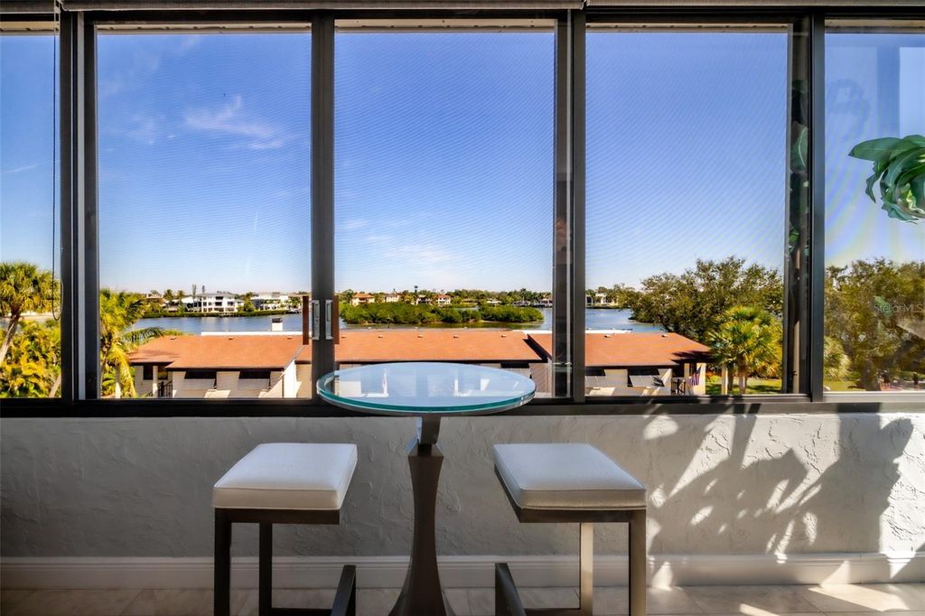 Image 15 of property listing at 6285 MIDNIGHT PASS ROAD 307, Sarasota, FL 34242