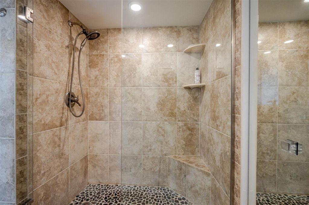 Image 33 of property listing at 6285 MIDNIGHT PASS ROAD 307, Sarasota, FL 34242