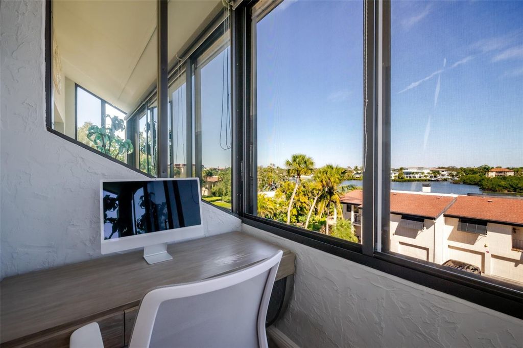 Image 39 of property listing at 6285 MIDNIGHT PASS ROAD 307, Sarasota, FL 34242