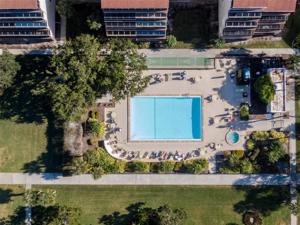 Image 45 of property listing at 6285 MIDNIGHT PASS ROAD 307, Sarasota, FL 34242