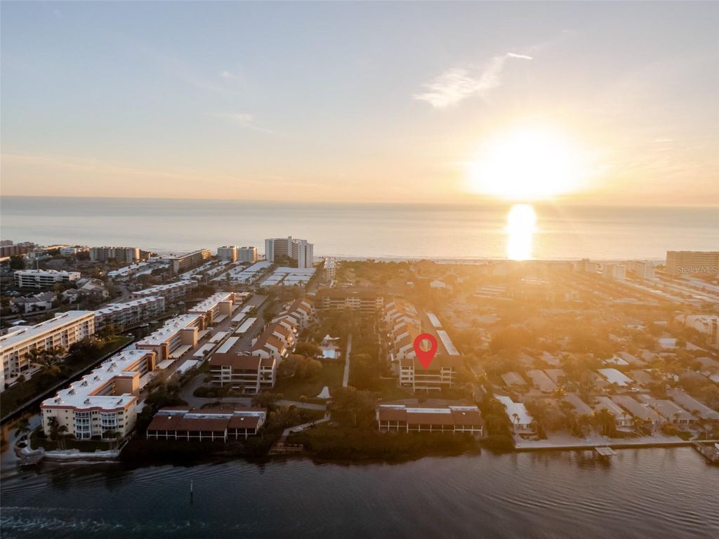 Image 49 of property listing at 6285 MIDNIGHT PASS ROAD 307, Sarasota, FL 34242