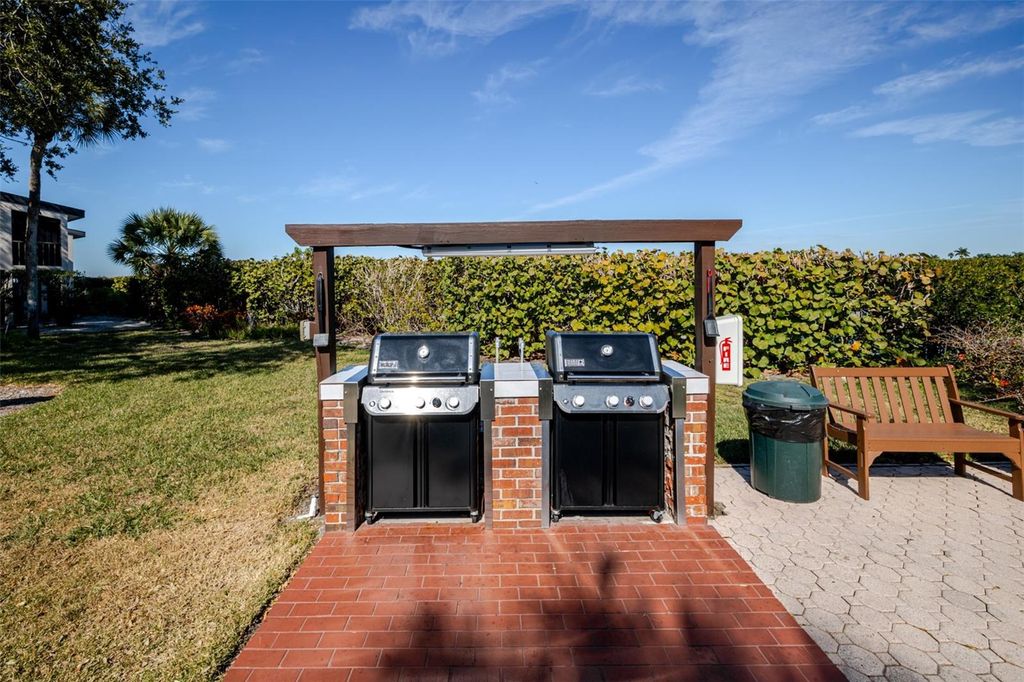 Image 55 of property listing at 6285 MIDNIGHT PASS ROAD 307, Sarasota, FL 34242