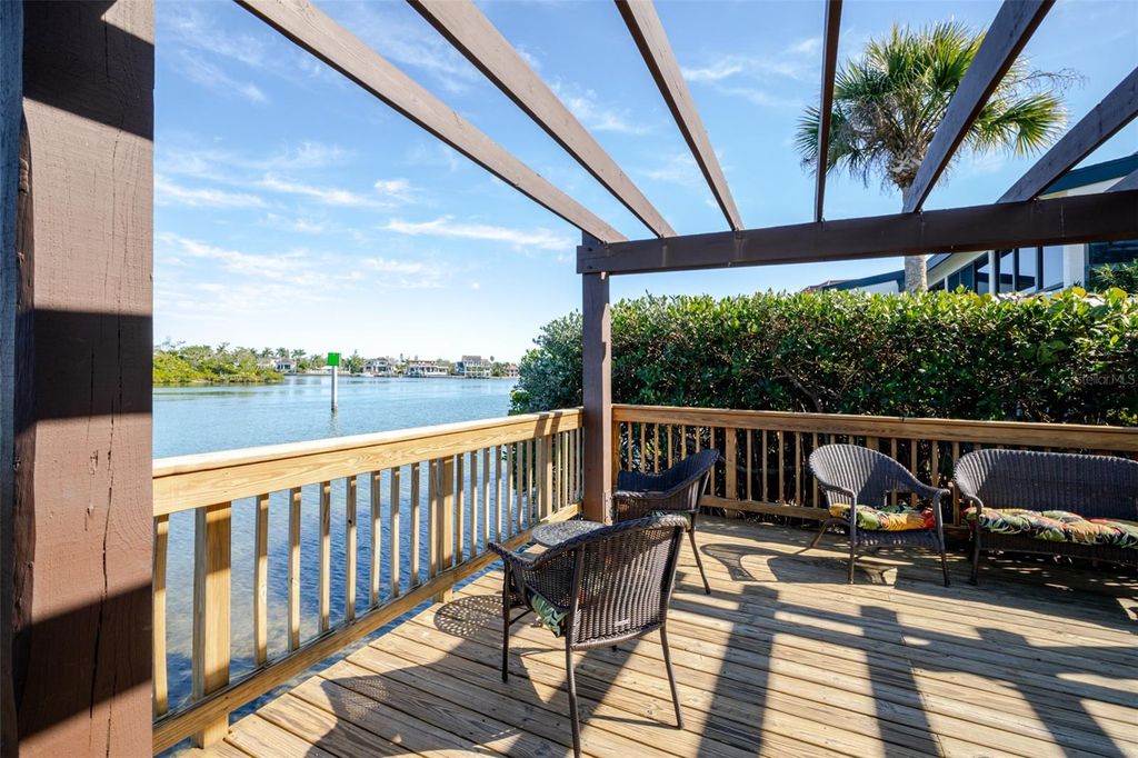 Image 59 of property listing at 6285 MIDNIGHT PASS ROAD 307, Sarasota, FL 34242