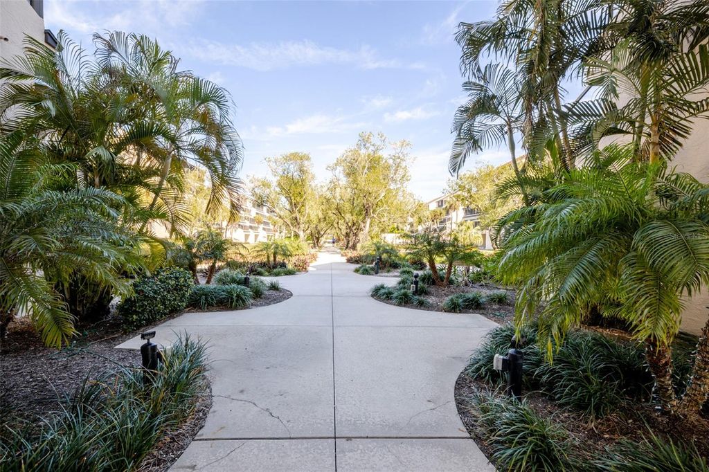 Image 67 of property listing at 6285 MIDNIGHT PASS ROAD 307, Sarasota, FL 34242