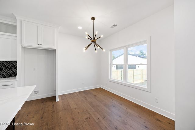 402 Wood Rd, Louisville, KY 40222