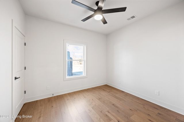 402 Wood Rd, Louisville, KY 40222