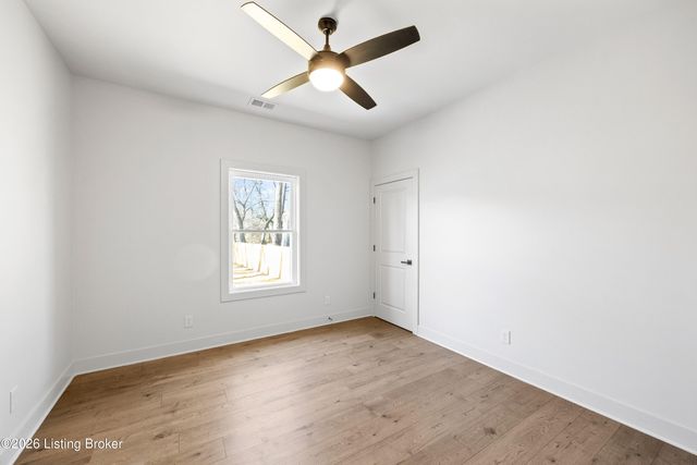 402 Wood Rd, Louisville, KY 40222