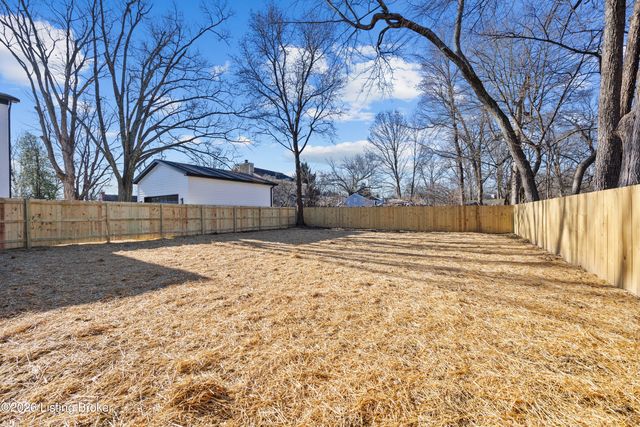 402 Wood Rd, Louisville, KY 40222