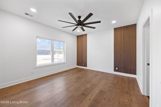 402 Wood Rd, Louisville, KY 40222