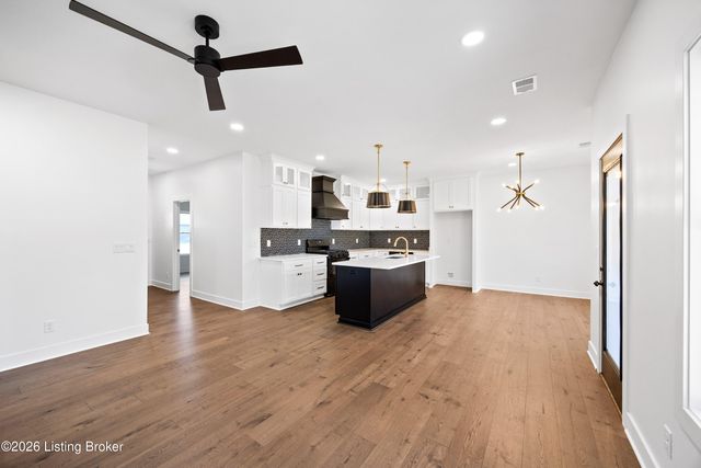 402 Wood Rd, Louisville, KY 40222