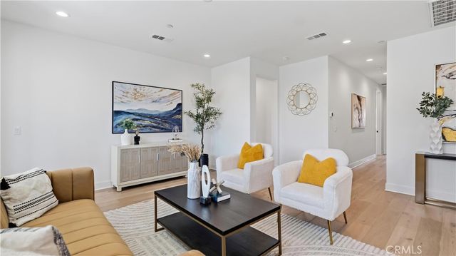 133 Bosal, Irvine, CA 92618