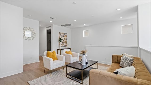 133 Bosal, Irvine, CA 92618