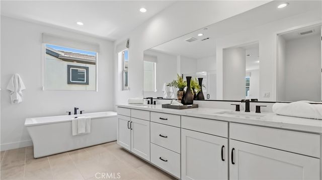 133 Bosal, Irvine, CA 92618