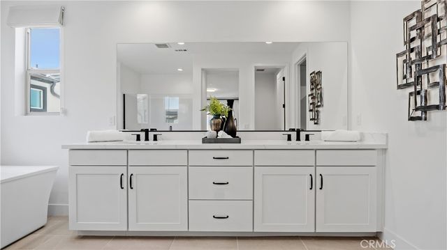 133 Bosal, Irvine, CA 92618