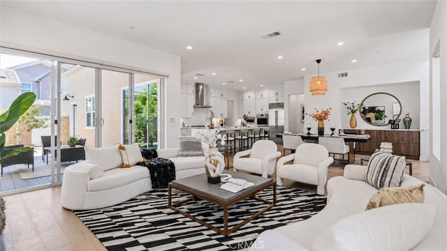 133 Bosal, Irvine, CA 92618