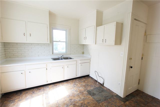 86 Glendale Park, Rochester, NY 14613