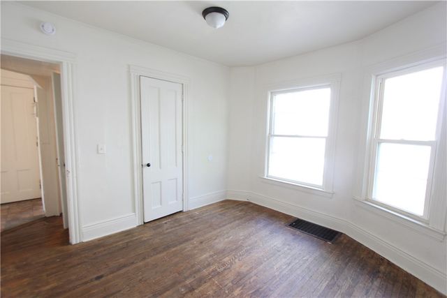 86 Glendale Park, Rochester, NY 14613