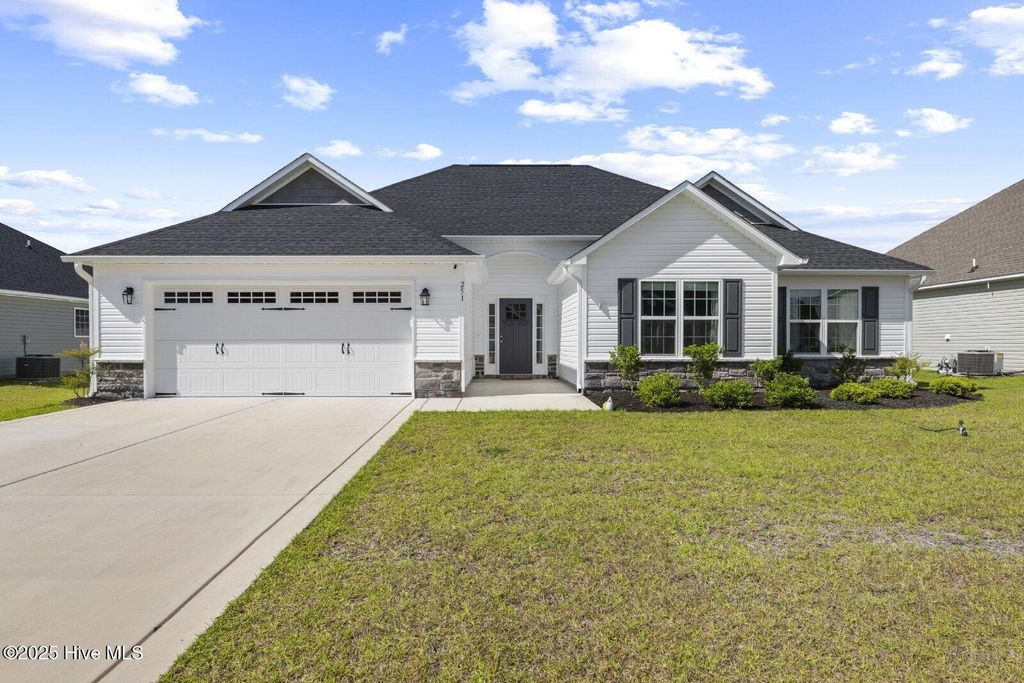 251 Crossroads Store Drive, Jacksonville, NC 28546
