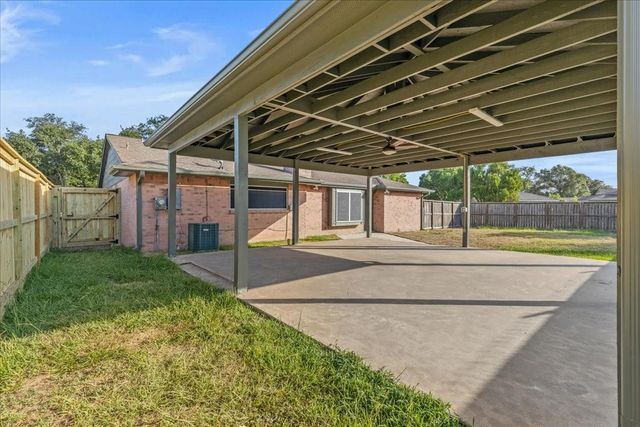 9426 Willow Wood Lane, Houston, TX 77086