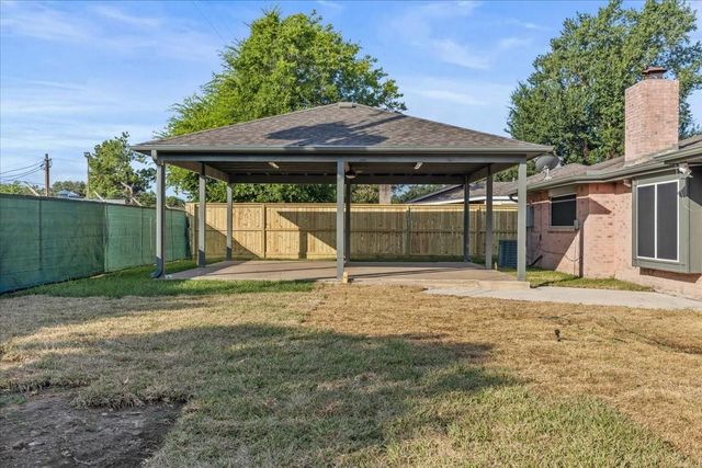 9426 Willow Wood Lane, Houston, TX 77086