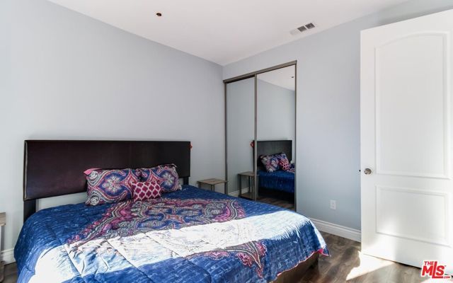 16001 WYANDOTTE Street, Van Nuys (los Angeles), CA 91406