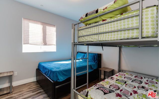 16001 WYANDOTTE Street, Van Nuys (los Angeles), CA 91406