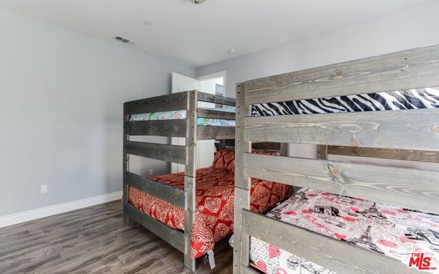 16001 WYANDOTTE Street, Van Nuys (los Angeles), CA 91406