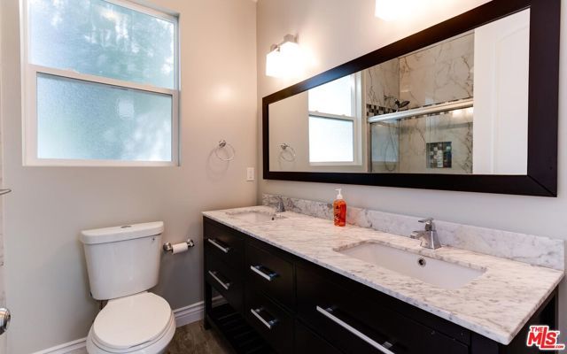 16001 WYANDOTTE Street, Van Nuys (los Angeles), CA 91406