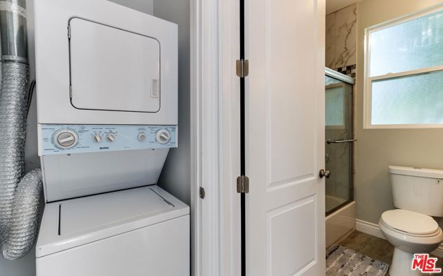 16001 WYANDOTTE Street, Van Nuys (los Angeles), CA 91406