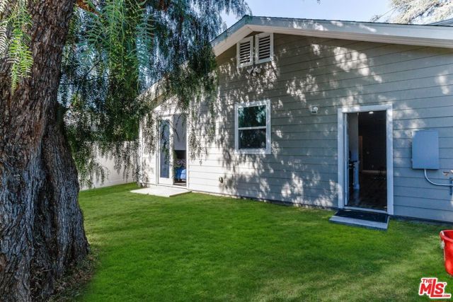16001 WYANDOTTE Street, Van Nuys (los Angeles), CA 91406
