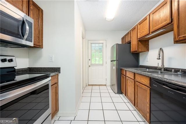 4067 Coopers Hill Drive SE, Smyrna, GA 30080