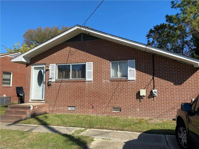 14 Henderson LN, Hampton, VA 23663