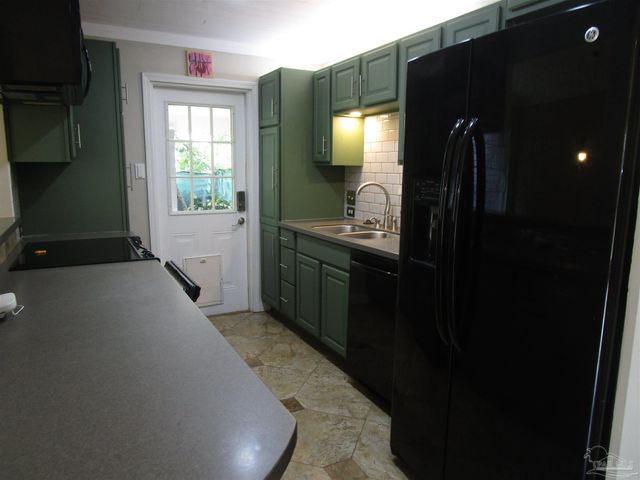 672 Linden Rd, Pensacola, FL 32503
