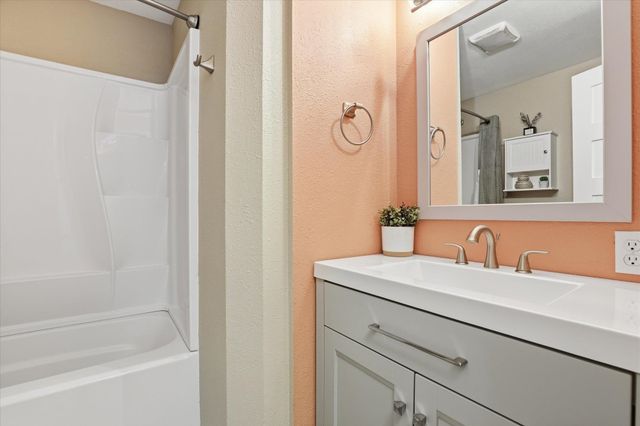 1403 E Thurston Ave, Spokane, WA 99203