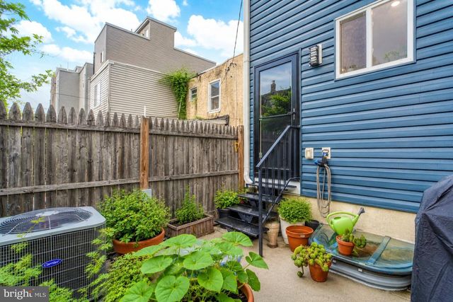 1932 E OAKDALE ST, Philadelphia, PA 19125