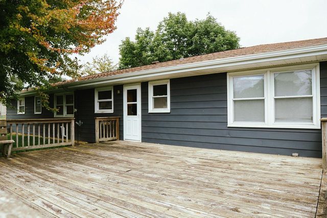 2157 W Henry AVENUE, Milwaukee, WI 53221